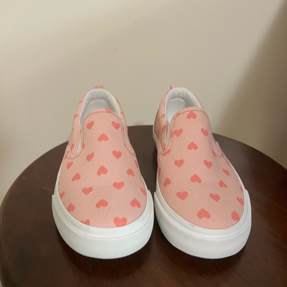 NWOT: Old navy slip ons size 1